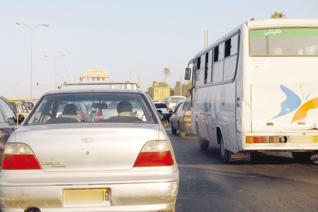 Les chauffeurs de taxi d'Alger exigent des solutions aux embouteillages