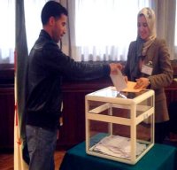 Les Algériens établis à l'étranger continuent à voter