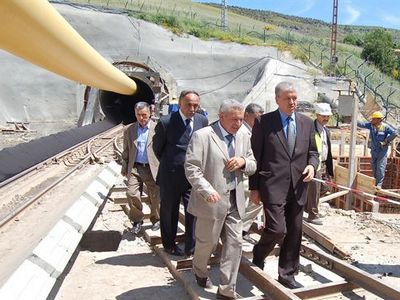 Mr Sellal inspecte plusieurs projets des transferts hydrauliques à Sétif