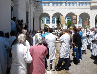 عمال شبه الطبي يشلون مستشفى ابن باديس بقسنطينة