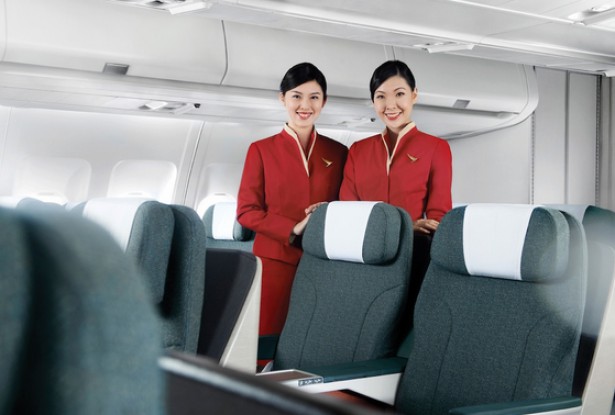 لا تحصل مضيفات الطيران إلا على زيّ واحد للعمل والسبب لا يصدّق!