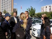 Début du scrutin sous le regard de 500 observateurs étrangers