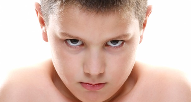 كيف تتعامل مع عناد ابنك؟