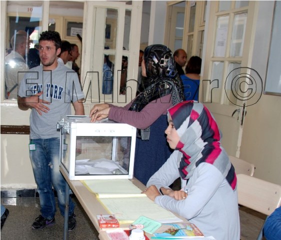 الجزائر/ تشريعيات 2012: ارتفاع نسبة المتوجهين إلى مكاتب الاقتراع بقسنطينة حوالي الساعة الرابعة مساء