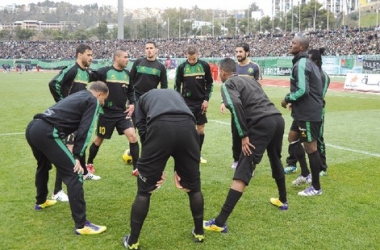 ش. قسنطينة: اللاعبون يستأنفون التدريبات بمعنويات في السماء و بلحوت شدد الضغط على اللاعبين