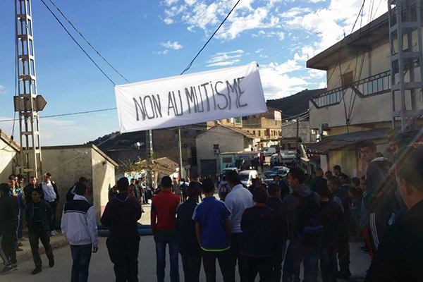 إضراب عام وغلق للطريق عقب مقتل شيخ في بجاية