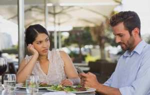 إذا كنت تقوم بهذه الخطوة قبل النوم فستعاني حقاً!