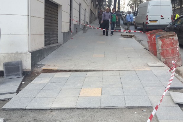 Ruée sur les trottoirs et le revêtement des routes