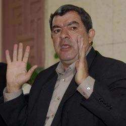 حناشي يجمد أجور اللاعبين ويشترط الفوز في غليزان لتسريحها