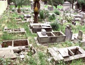 قبورٌ تعود إلى عصور قديمة تتعرض للنهب والسرقة من طرف مجهولين ببسكرة