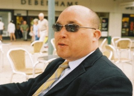 كريم مولاي السلطات الجزائرية استعملت اللاجئين الصحراويين بتندوف لتضخيم نسبة المشاركة في الانتخابات