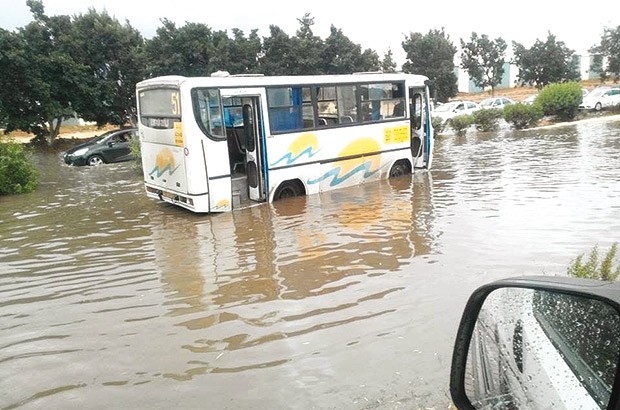 Affaissements de terrain et bidonvilles inondés