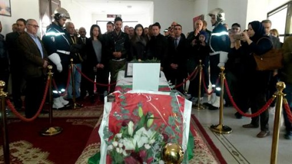 Une foule nombreuse accompagne le penseur Malek Chebel à sa dernière demeure