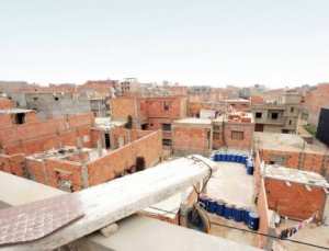 والي غليزان مطالب بفتح تحقيق في ملف تسوية البنايات