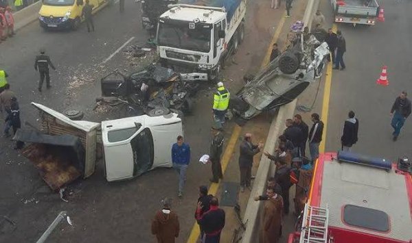 قتيل بعد إصطدام شاحنة بسيارة قرب عين فكرون بأم البواقي