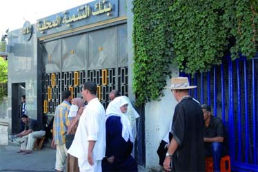 Une agence pour 25 000 habitants, les banques publiques algériennes à la traîne