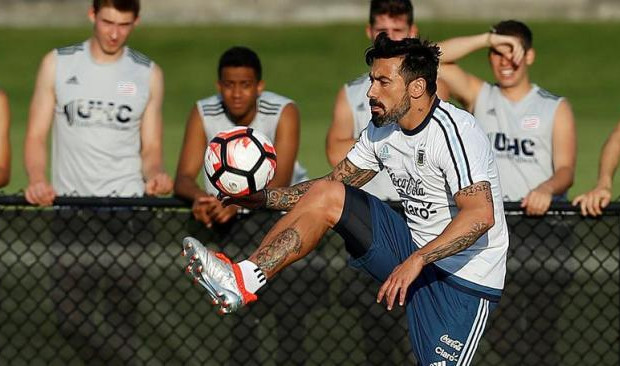 لافيتزي يقترب من العودة إلى أوروبا من بوابة الدوري الإنجليزي