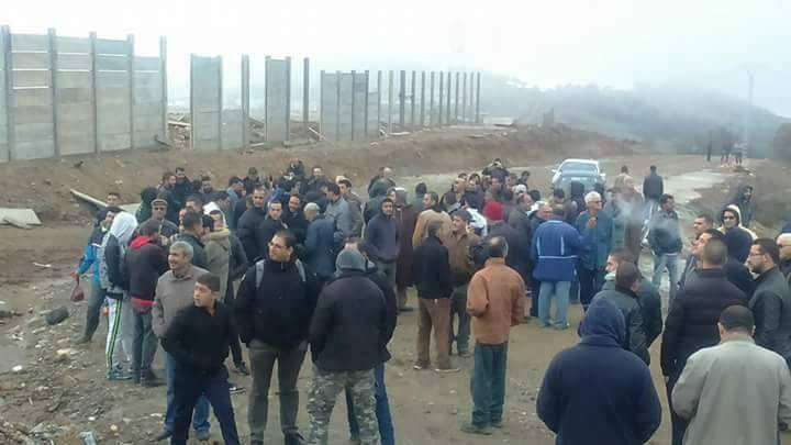 بالصور منازل مهدّدة بالإنهيار بسبب مشروع محطة توليد الكهرباء في بجاية