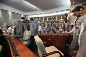 Les députés dé...priment