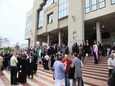 Rassemblement de solidarité, ce jeudi, avec les greffiers en grève de la faim