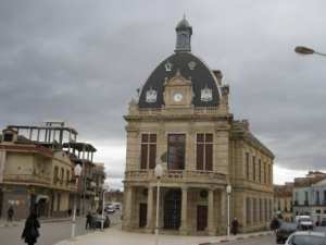 تأكيد على ضرورة البحث عن أطر قانونية لإنشاء هيئة مختصة لإعادة تأهيل مبنى بلدية سوق أهراس