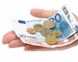 البنوك العمومية بعنابة تشح في التصريفة والمواطنون يشتكون