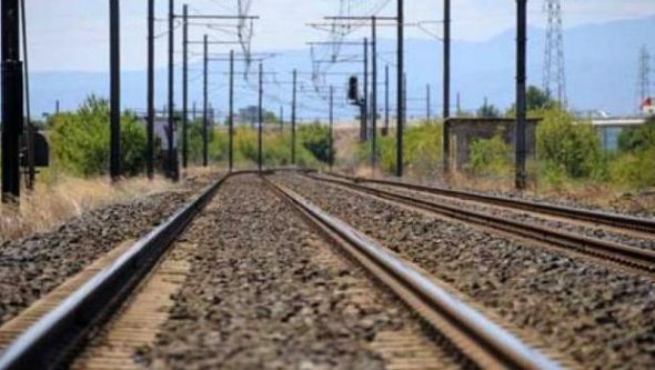 مشروع ازدواجية خط السكة الحديدية الذي يربط الثنية وبرج بوعريريج 