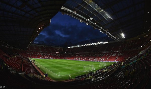 مشجعان ناما في المرحاض لحضور قمة الدوري الإنجليزي!