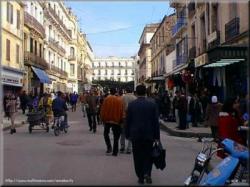 سكان جوانو يغلقون البوابة التجارية لميناء عنابة