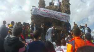 بالصور..عشرات المواطنين في ورقلة يحتجون ضد قانون المالية 2017