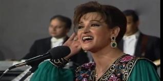 Bouteflika rend hommage à la cantatrice Warda qui a 