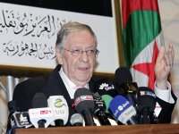 Fermes instructions pour redresser la situation du parti