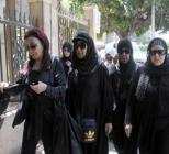 الفنانون العرب يبكون ورده