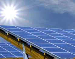 التحضير لإنشاء مصنع لتركيب الألواح الشمسية بوهران