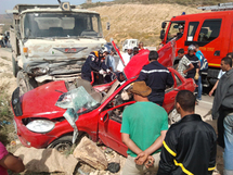 Un camion contre une voiture fait deux morts et un blessé