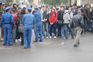 تلاميذ يحتجون ببشار والبويرة على رزنامة البكالوريا