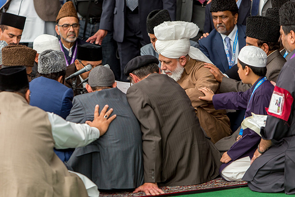 مرشد الأحمدية يطلب من أتباعه بسكيكدة الصبر 