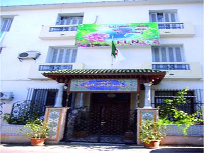 Plus de 200 contestataires du Comité central du FLN réclament le départ de Belkhadem