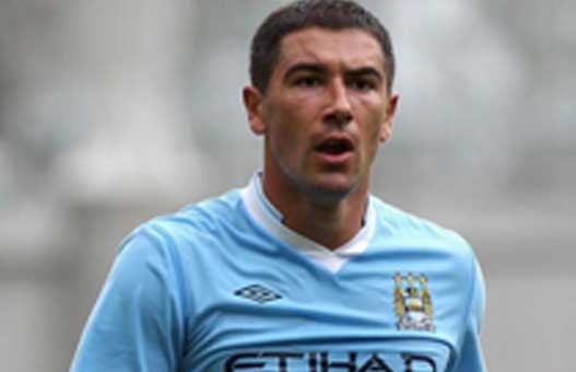 Man City : Les Citizens veulent échanger Kolarov contre Boateng