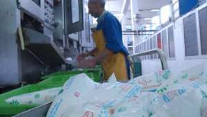 شعبة الحليب بسوق أهراس إنتاج  وفير  يقابله نقص في وحدات التحويل