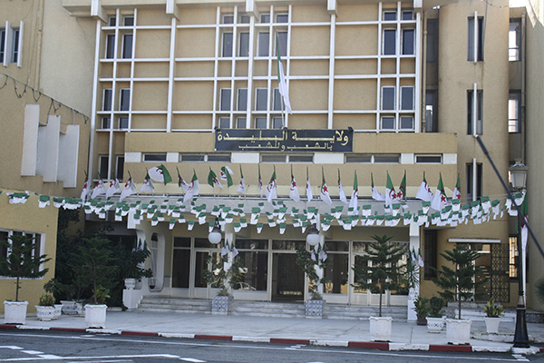 أعوان غير مؤهلين أهملوا موارد 25 بلدية بالبليدة