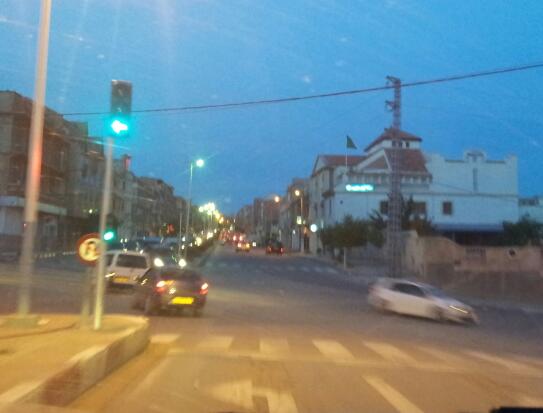 Les feux tricolores à l'américaine brouillent les Sétifiens