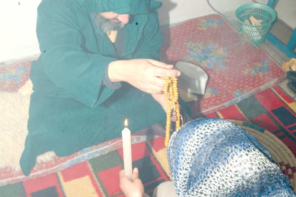 توقيف مشعوذ يجبر ضحاياه على صب أموال في حسابه بقالمة