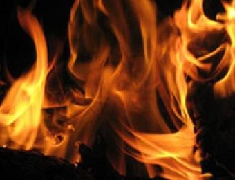 قادها من باتنة إلى البرج في نزهة ليحرقها بالنار والبنزين