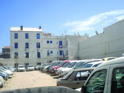 Les aires de stationnement modernes absentes à Tizi Ouzou