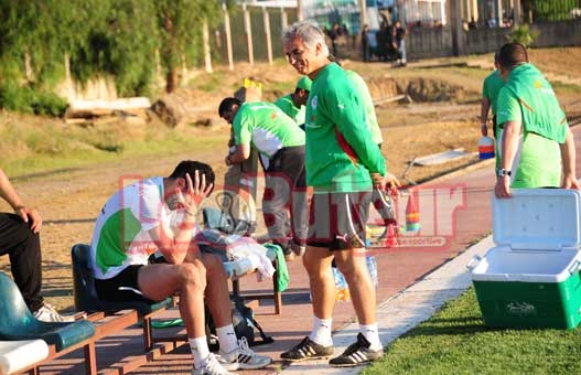 Halilhodzic a inspecté la pelouse du stade Tchaker