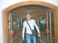 A l'étranger/ EN : son dernier but en sélection remonte au 11 août 2010