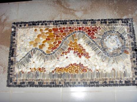 Mosaïque contemporaine à Chenoua : des couleurs naturelles