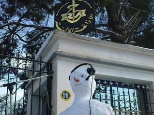 عن الإذاعات التي لها مستمعون و قراء و معلقون و مصوتون ... و تلك التي لم تتجاوز بعد مرحلة الدهشة !!