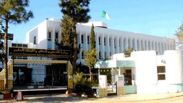 التوقيع على مذكرة تفاهم بين الجزائر وماليزيا في مجال التعليم العالي